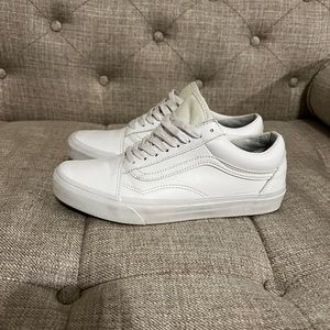 Vans Classic Tumble Old Skool Shoe in White
